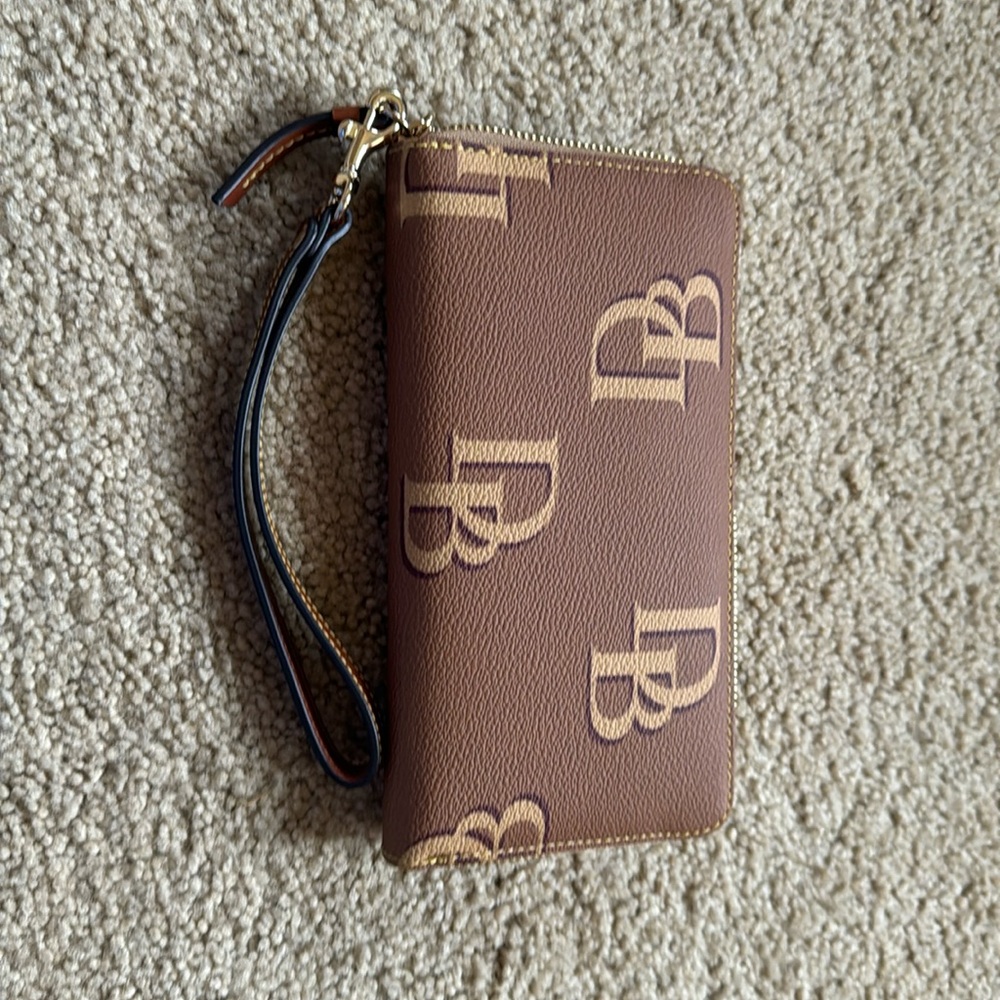 NWT Dooney & Bourke Monogram Large Zip Around Wristlet Wallet